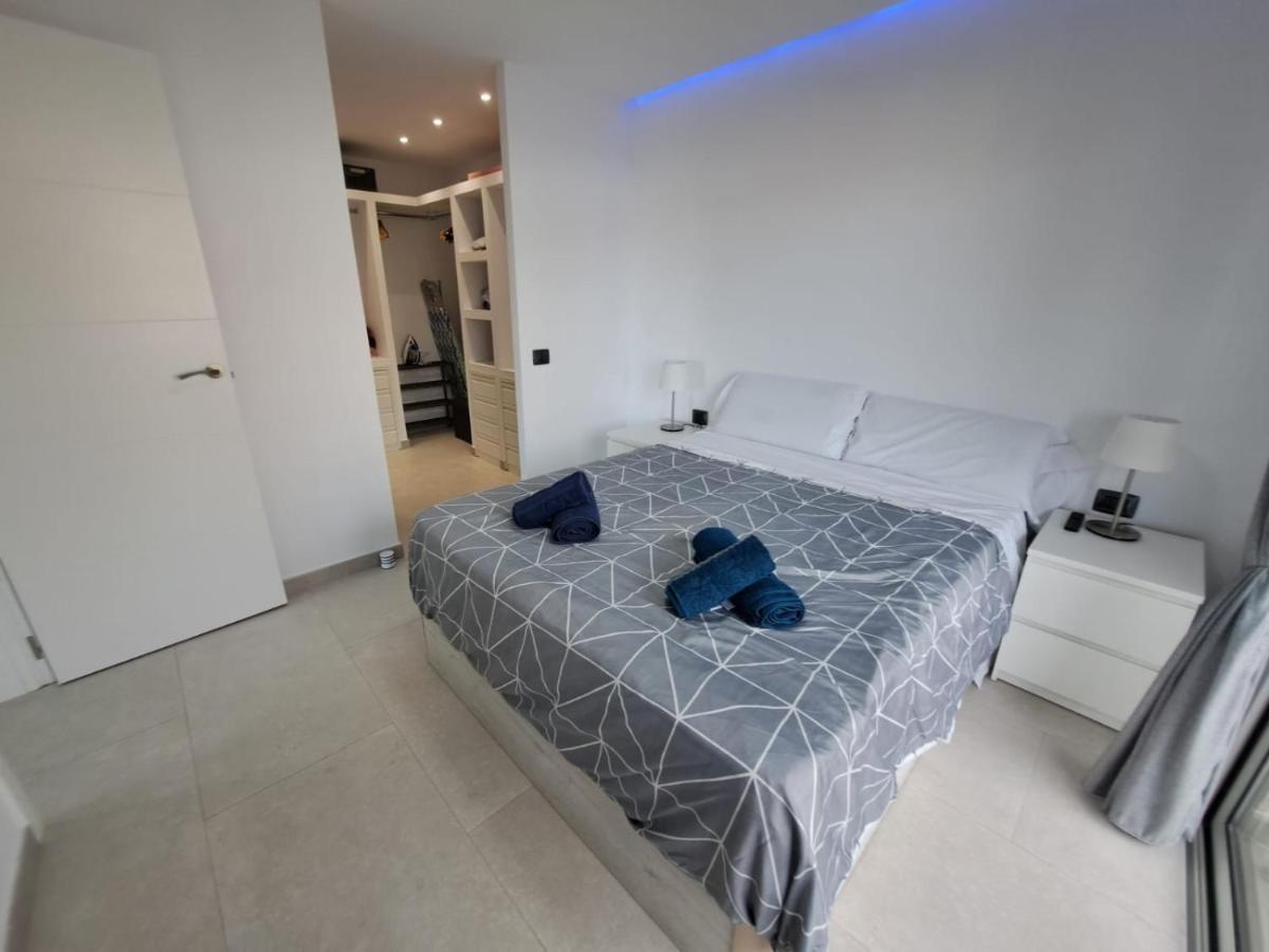Newly Reformed 2 Bedroom Apartment In The Center Of Los Cristianos Лос Кристианос Экстерьер фото