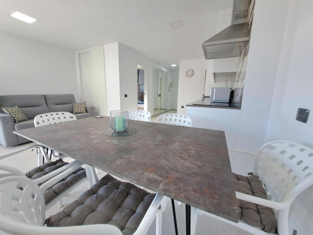 Newly Reformed 2 Bedroom Apartment In The Center Of Los Cristianos Лос Кристианос Экстерьер фото