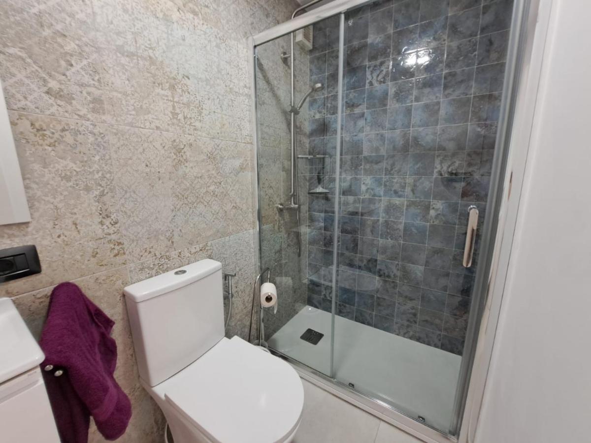 Newly Reformed 2 Bedroom Apartment In The Center Of Los Cristianos Лос Кристианос Экстерьер фото